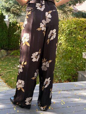 Zara Men’s  S Floral Wide Leg Pleated Trouser Taken in for Woman Waist